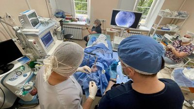 "Очікуємо на поліпшення слуху": у львівському Охматдиті прооперували 6-річного хлопчика