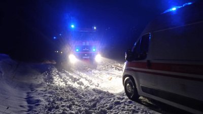 Із заметів на Волині дістали "швидку" та пасажирський автобус Із заметів на Волині дістали "швидку" та пасажирський автобус
