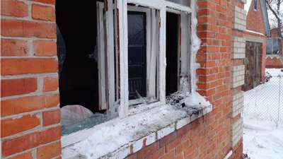 "Замикання від електрогрілки". На Сумщині на місці пожежі виявили тіло жінки "Замикання від електрогрілки". На Сумщині на місці пожежі виявили тіло жінки