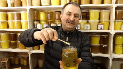 Заступник голови Спілки пасічників Прикарпаття Василь Мануляк Заступник голови Спілки пасічників Прикарпаття Василь Мануляк