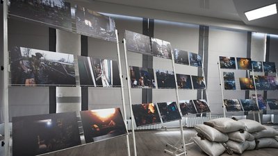 У Покровську на Донеччині відкрили фотовиставку про Соледар