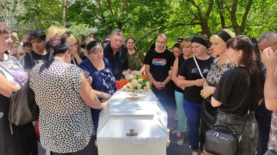На Полтавщині попрощалися із трьома загиблими через обстріл ТЦ
