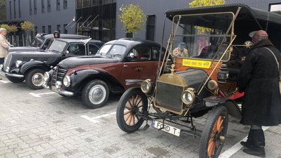 На Львівщині відбувся автопробіг за участі 70 ретроавтомобілів На Львівщині відбувся автопробіг за участі 70 ретроавтомобілів