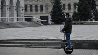 Як правильно перевозити моноколеса та самокати в метро
