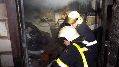 У Кременчуці чоловік отруївся димом під час пожежі