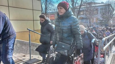 На Донеччині продовжують евакуювати дітей сиріт, фото: Павло Кириленко