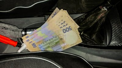 У Кіровоградській області працівника лісгоспу затримали при отриманні хабаря