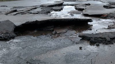 Поклав неякісний асфальт: на Черкащині судитимуть керівника будівельної компанії