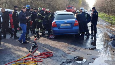Внаслідок ДТП на Дніпропетровщині одна людина загинула, двоє травмувалися Внаслідок ДТП на Дніпропетровщині одна людина загинула, двоє травмувалися
