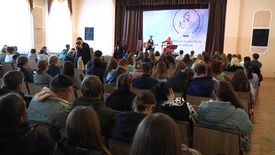 У Житомирі Марія Бурмака презентувала творчий проєкт "Улюблені класики" У Житомирі Марія Бурмака презентувала творчий проєкт "Улюблені класики"