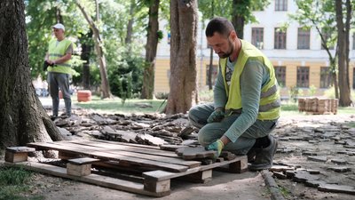 У Чернівцях розпочали реконструкцію скверу на Кордуби. Роботи профінансують меценати