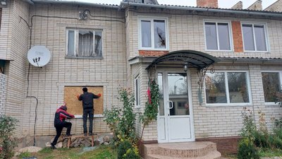 "Діти ніч не спали, від кожного шурхоту прокидаються, плачуть" — мешканці Ворожби на Сумщині розповіли про обстріли "Діти ніч не спали, від кожного шурхоту прокидаються, плачуть" — мешканці Ворожби на Сумщині розповіли про обстріли