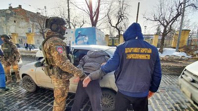 На Львівщині затримали підозрюваних у збуті наркотиків