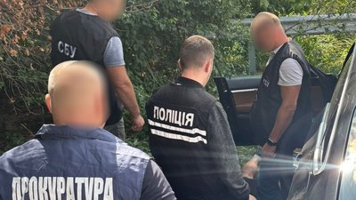 Затримання підозрюваного в організації незаконного перетину кордону