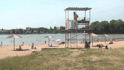 У Хмельницькй області, за словами надзвичайників, обладнано 12 офіційних місць для купання. Фото: Суспільне. Поділля. У Хмельницькй області, за словами надзвичайників, обладнано 12 офіційних місць для купання. Фото: Суспільне. Поділля.