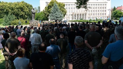 В Ужгороді попрощалися із військовим Сергієм Лущакевичем