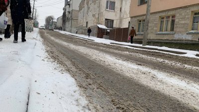 Негода на Тернопільщині: ситуація на дорогах державного значення та в обласному центрі Негода на Тернопільщині: ситуація на дорогах державного значення та в обласному центрі