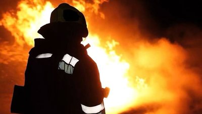 атака, підприємство у Кам'янському, рятувальник, ДСНС, пожежа, Дніпропетровщина