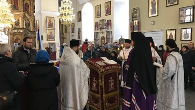 У Полтаві прощаються із загиблим бійцем Олександром Глушком. ТЕКСТОВА ТРАНСЛЯЦІЯ.