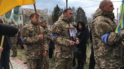 На Тернопільщині попрощалися з бійцем Андрієм Філиком На Тернопільщині попрощалися з бійцем Андрієм Філиком