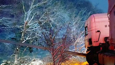 Через ожеледицю на дорогах Житомирської області сталося 12 ДТП