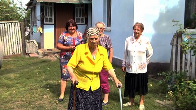 102-річна Любов Ярош із Житомирщини робить кікімори для українських військових 102-річна Любов Ярош із Житомирщини робить кікімори для українських військових