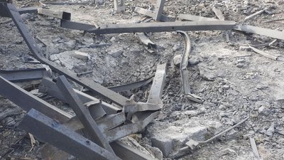Ракетний удар по Дніпру: що відбувається на місці події Ракетний удар по Дніпру: що відбувається на місці події