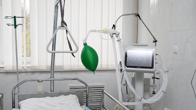 Для Тернопільської лікарні за кошти міського бюджету придбали 4 апарати ШВЛ Для Тернопільської лікарні за кошти міського бюджету придбали 4 апарати ШВЛ