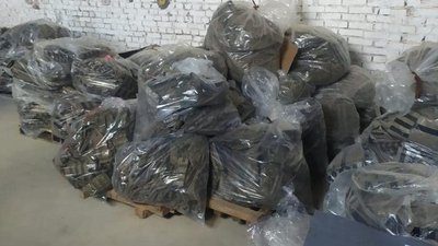 У Луцьку продавали гуманітарну допомогу для військових – прокуратура У Луцьку продавали гуманітарну допомогу для військових – прокуратура