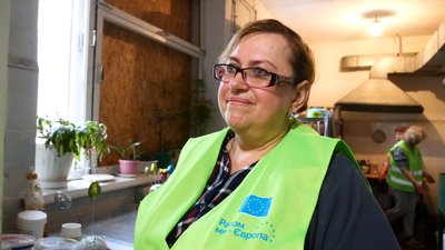 Печуть паски під звуки обстрілів: як святкуватимуть Великдень у прифронтовому Оріхові Печуть паски під звуки обстрілів: як святкуватимуть Великдень у прифронтовому Оріхові