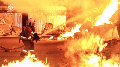 У Вінниці горіли складські приміщення: що відомо У Вінниці горіли складські приміщення: що відомо