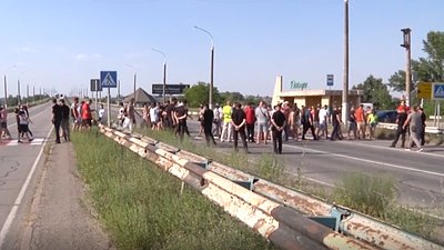Шкарпетки із гусями, департамент щастя та мітингувальники - голова Херсонської ОДА рік на посаді Шкарпетки із гусями, департамент щастя та мітингувальники - голова Херсонської ОДА рік на посаді