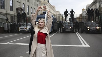 Десятки тисяч учасників і затримання: у Білорусі проходить "Марш єдності" Десятки тисяч учасників і затримання: у Білорусі проходить "Марш єдності"