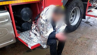 В Ірпені врятували чоловіка, який провалився під кригу в місцевому озері