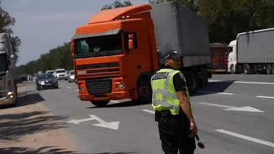 Обмеження руху для вантажівок через спеку на Кіровоградщині – Суспільне Кропивницький