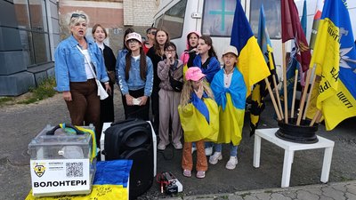 Дитячий колектив "Славчики" з Волині, діти-волонтери