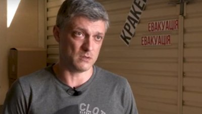 "Коли перед тобою стоїть п'ять-шість людей з автоматами, що ти можеш сказати?". Історія маріупольця, який жив в окупації