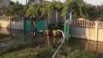 На Херсонщині через дощі підтопленими залишаються два села