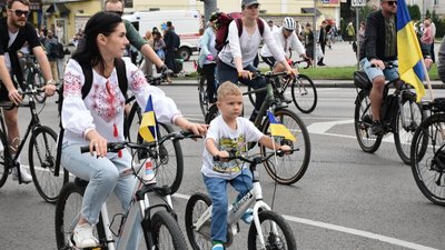 Велопробіг у вишиванках у Луцьку