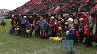У Рівному дітям-переселенцям влаштували свято футболу на Авангарді