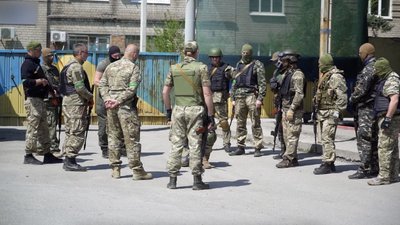 Спорт, тактичні вправи, масові роботи. Як на Запоріжжі готують бійців територіальної оборони