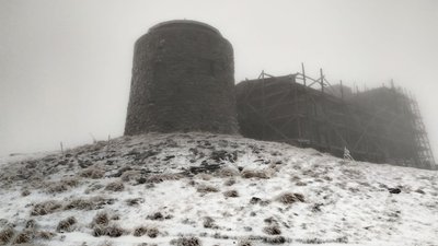 На горі Піп Іван у Карпатах засніжило