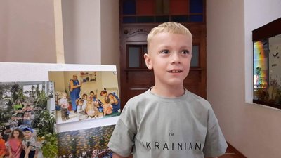 Мирослав Байдич, який з початку повномасштабного вторгнення займається волонтерством. Фото: Суспільне Хмельницький Мирослав Байдич, який з початку повномасштабного вторгнення займається волонтерством. Фото: Суспільне Хмельницький