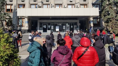 "Ми втрачаємо ринок": ужгородські підприємці вийшли до міськради проти вибіркового карантину