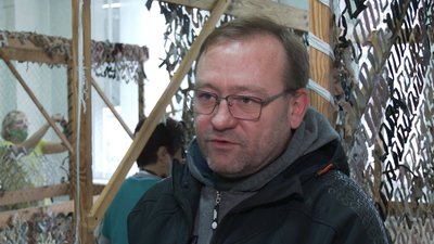 Українські військові замовили черкаським волонтерам 150 сіток для захисту Українські військові замовили черкаським волонтерам 150 сіток для захисту