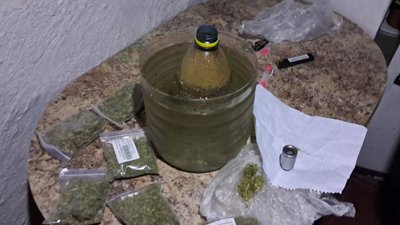 Виготовляли до 10 кг "фену" щомісяця: у Черкасах припинили діяльність кількох нарколабораторій Виготовляли до 10 кг "фену" щомісяця: у Черкасах припинили діяльність кількох нарколабораторій