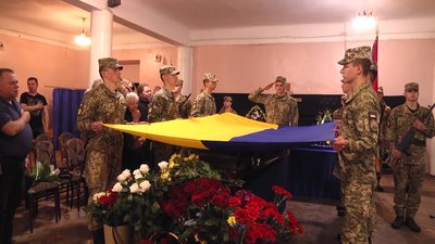 У Житомирі попрощалися з полковником Олександром Махачеком та лейтенантом Ігорем Волинцем У Житомирі попрощалися з полковником Олександром Махачеком та лейтенантом Ігорем Волинцем