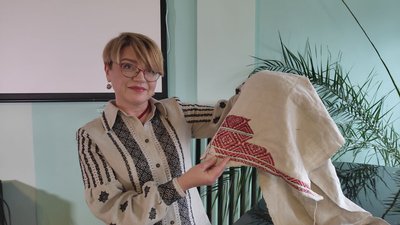 "Цвіт вишиванки": до Луцька привезли міжнародний рушник єднання "Цвіт вишиванки": до Луцька привезли міжнародний рушник єднання
