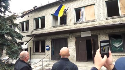 Поліцейські офіцери прифронтові села Торське Зарічне Рубці Донеччини Поліцейські офіцери прифронтові села Торське Зарічне Рубці Донеччини