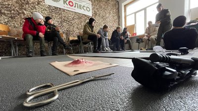 Життєво необхідні знання: у Миколаєві дітей навчали основ тактичної медицини Життєво необхідні знання: у Миколаєві дітей навчали основ тактичної медицини